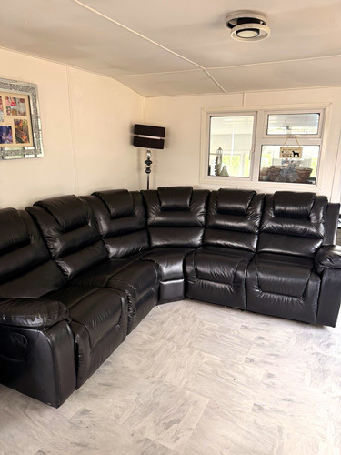 Black faux leather corner - black,