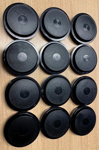 Large black castor cups - black,