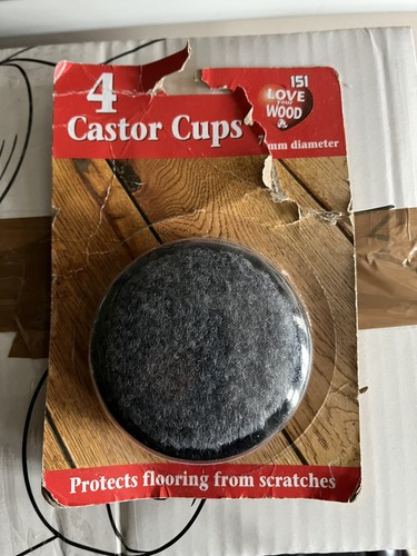 New 4pc large padded - new, castor