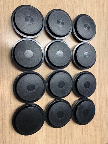 Large black castor cups - 12,